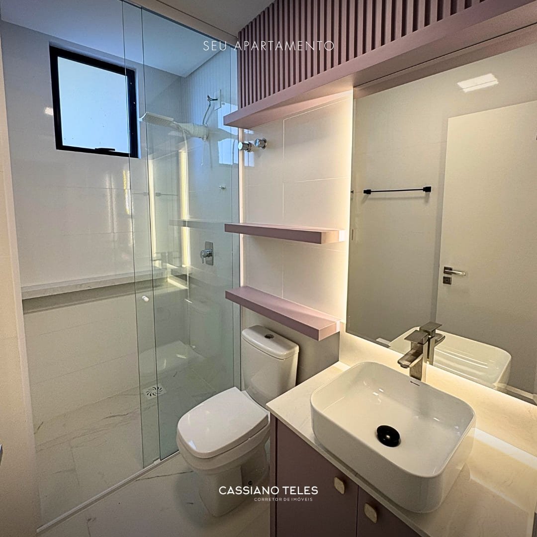 Banheiro planejado da suíte no Carmel Residence em Itapema.