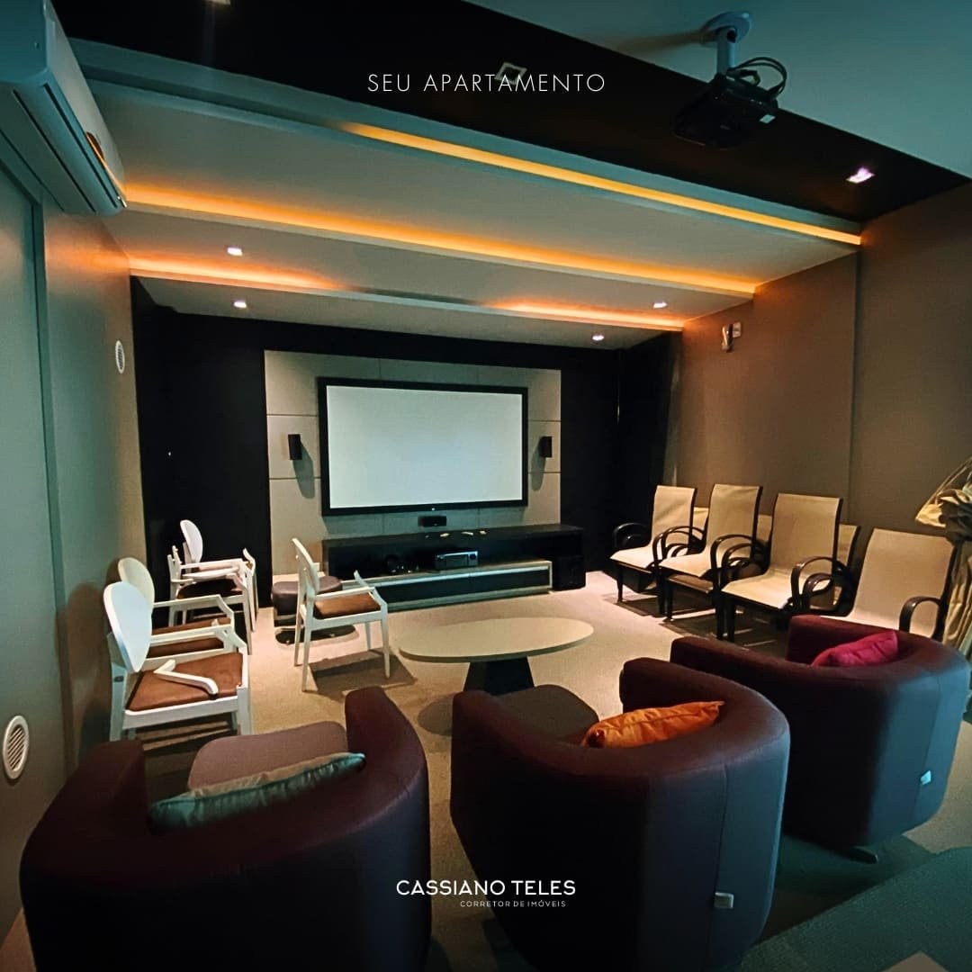 Sala de cinema privativa no Residencial Cayman em Itapema.
