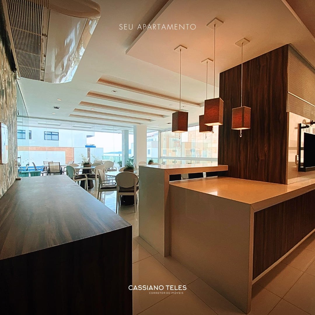 Área social do salão de festas no Residencial Cayman em Itapema.